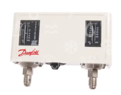 presostat DANFOSS kombinovaný, KP15, -0,9 - 7,0 , 8,0 - 32,0 , man., diference 0,7 , 4  fix., SPDT, šroub. 1/4